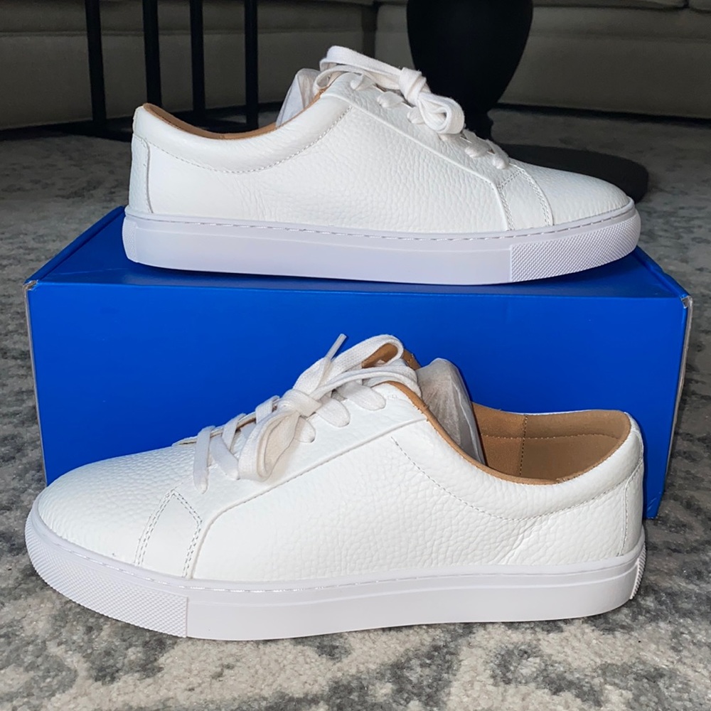 Brand new never worn Vince Camuto mens white Mills Sneaker